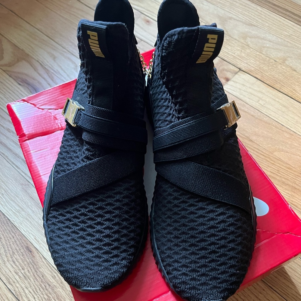 Puma Defy Mid W’ns Size 9